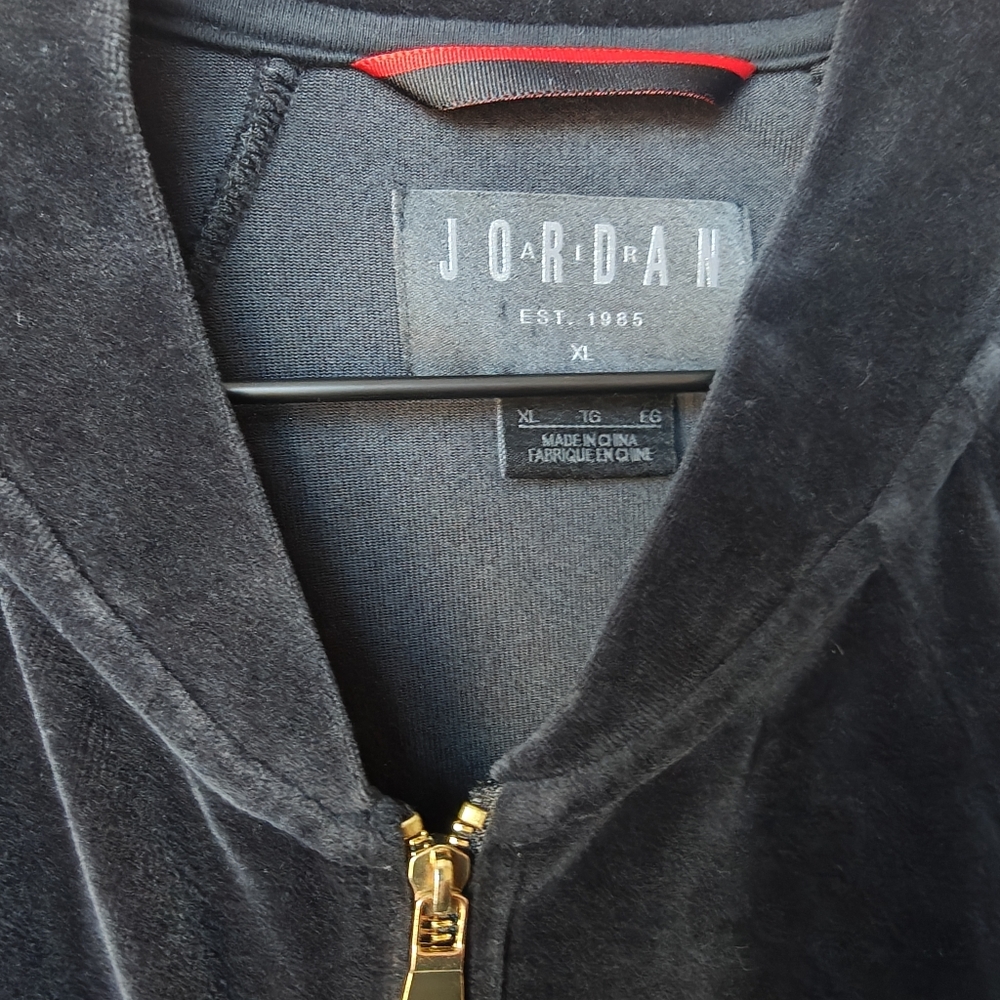 Nike Air Jordan Men's Black Soft Velour Black Full Zip Track Warm Up Jacket Gold - Picture 2 of 9